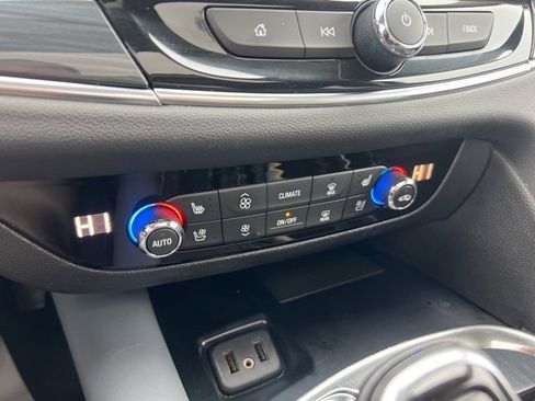 Used 2018 Buick Enclave Premium w/ Experience Buick Package image 16