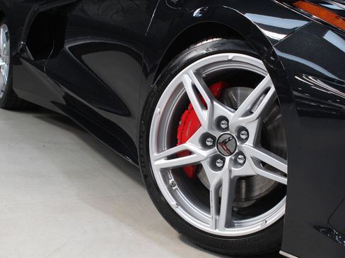 Used 2024 Chevrolet Corvette Stingray Coupe w/ Z51 Performance Package image 25