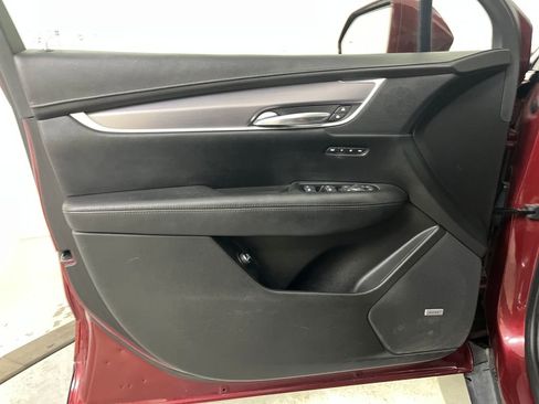 Used 2018 Cadillac XT5 Luxury image 35