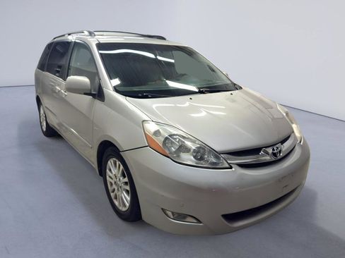 Used 2008 Toyota Sienna XLE Limited image 1