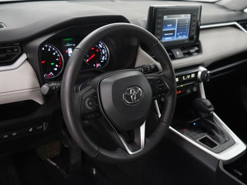 Used 2022 Toyota RAV4 XLE image 20
