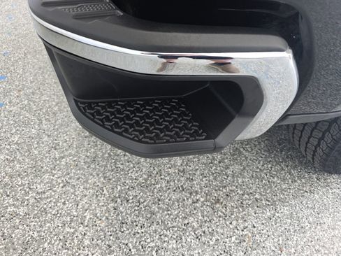 Used 2025 Chevrolet Silverado 1500 LT image 14