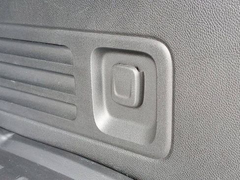 Used 2023 Chevrolet Traverse LT w/ LPO, Floor Liner Package AWD/4WD image 32