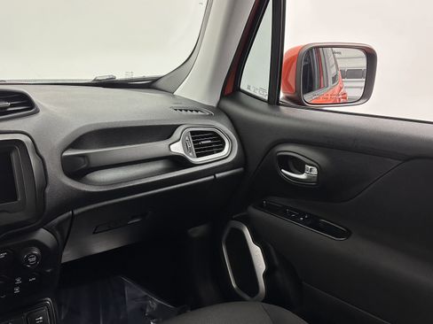 Used 2019 Jeep Renegade Latitude image 25
