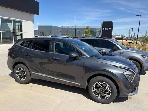 Certified 2023 Kia Sportage LX AWD/4WD image 2