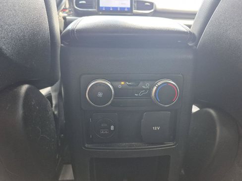 Used 2020 Ford Explorer XLT w/ Equipment Group 202A RWD image 8