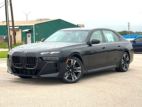 New 2026 BMW 740i RWD image 2