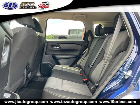 Used 2025 Nissan Rogue SV FWD image 12