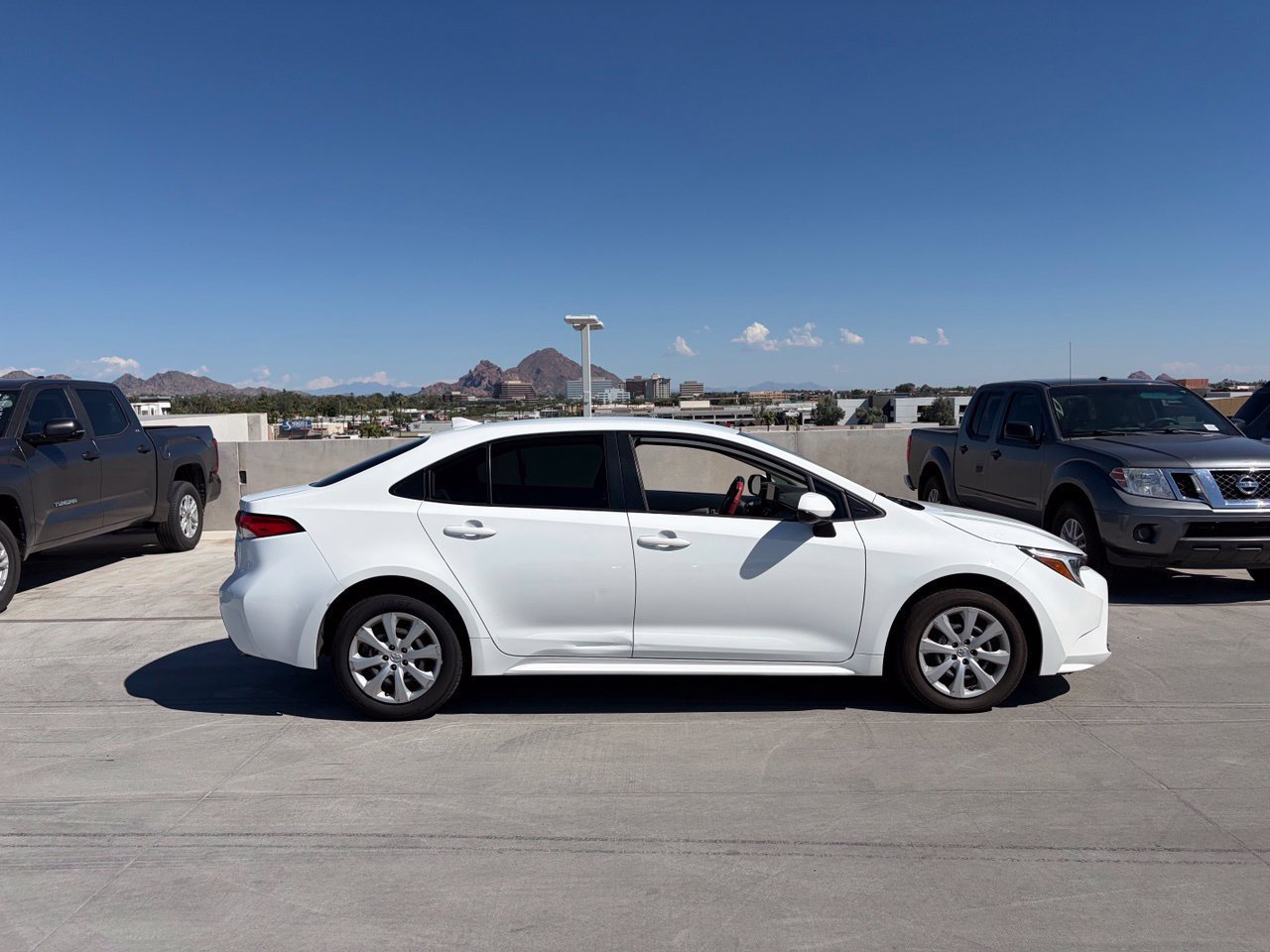 Used 2023 Toyota Corolla LE FWD image 3