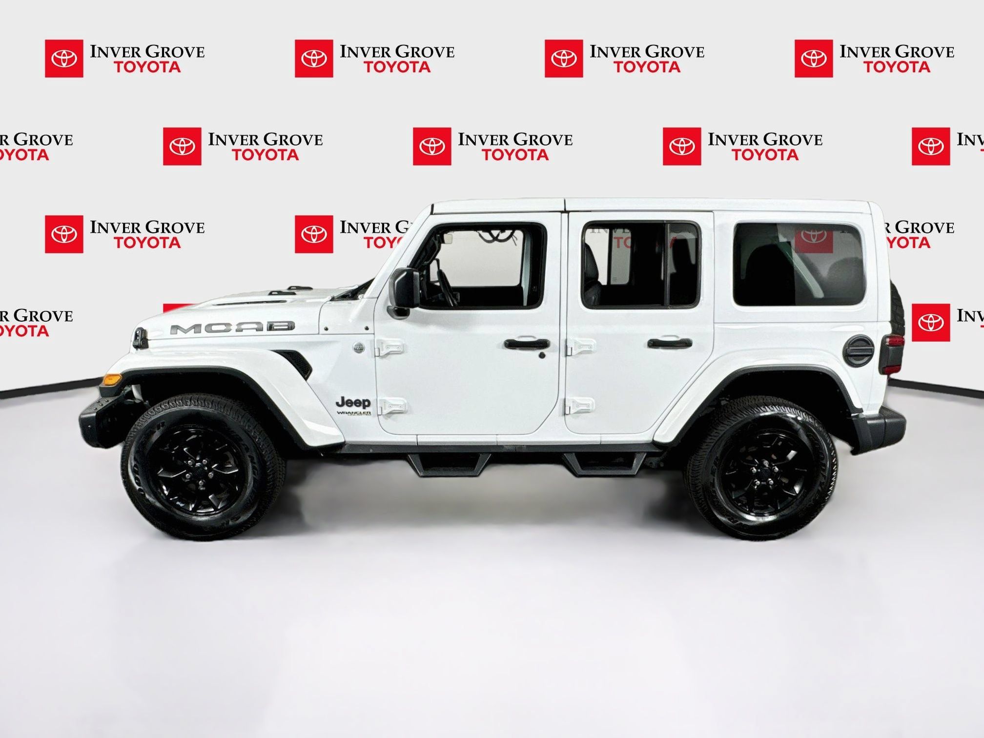 Used 2018 Jeep Wrangler Unlimited Sahara w/ Quick Order Package 24M Moab AWD/4WD image 8