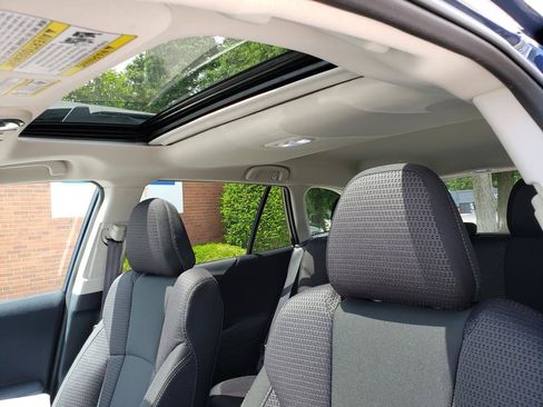 Used 2025 Subaru Outback Premium AWD/4WD image 10