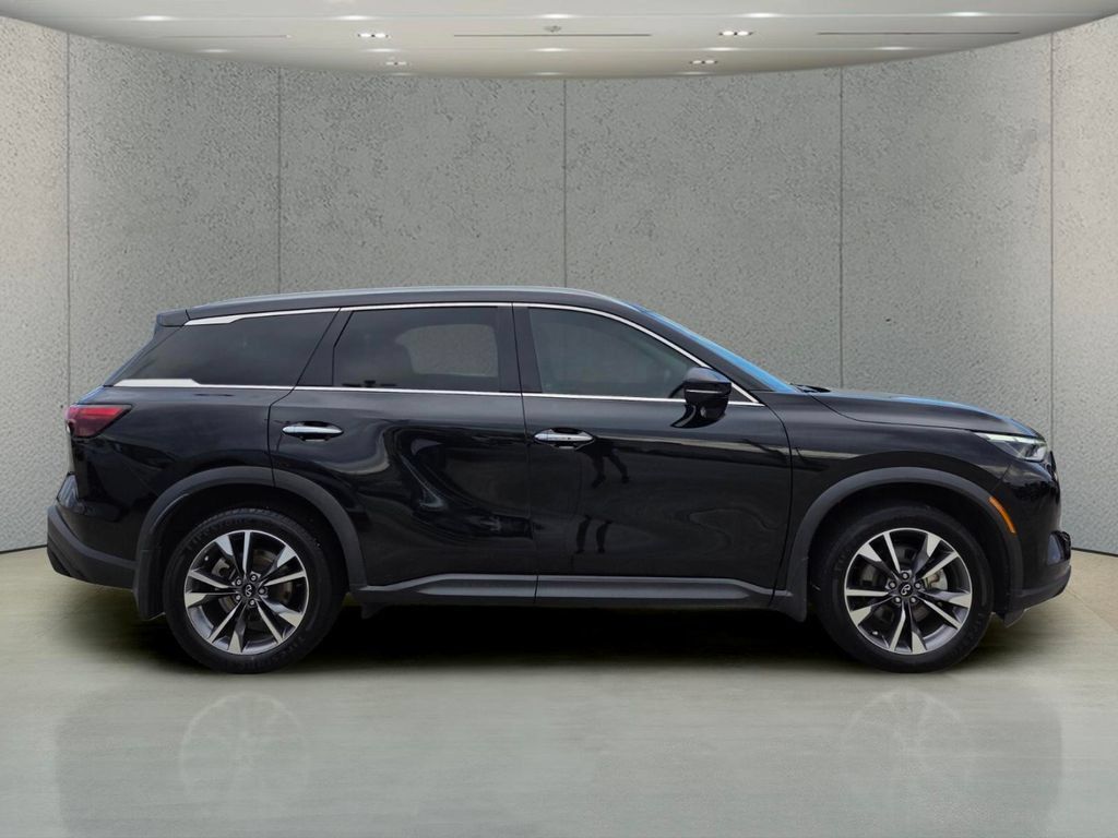 Used 2023 INFINITI QX60 Luxe w/ Cargo Package FWD image 6