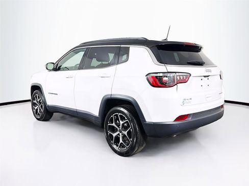 Used 2025 Jeep Compass Limited AWD/4WD image 5