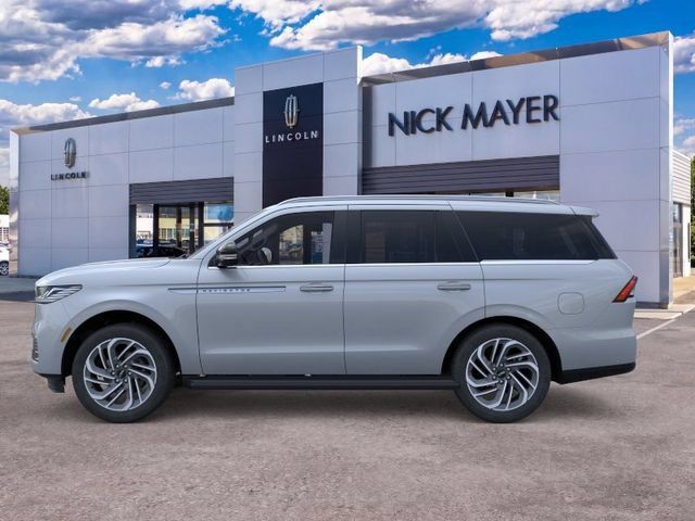 New 2026 Lincoln Navigator Premiere AWD/4WD image 3
