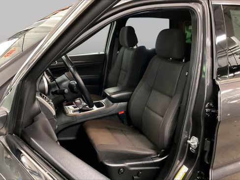 Used 2021 Jeep Grand Cherokee Laredo AWD/4WD image 8
