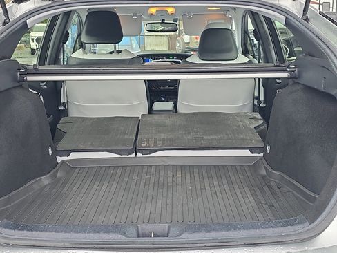 Used 2016 Toyota Prius Four image 10