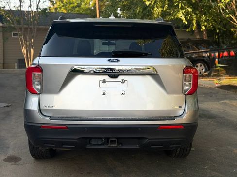 Used 2020 Ford Explorer XLT w/ Equipment Group 202A AWD/4WD image 5