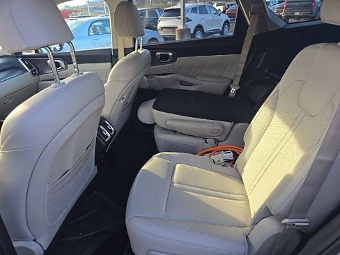 Used 2023 Kia Sorento SX Prestige image 12