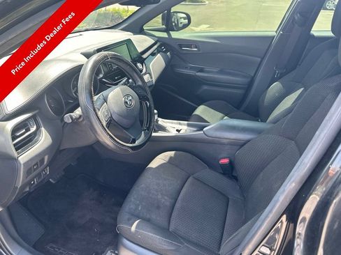 Used 2018 Toyota C-HR XLE FWD image 7