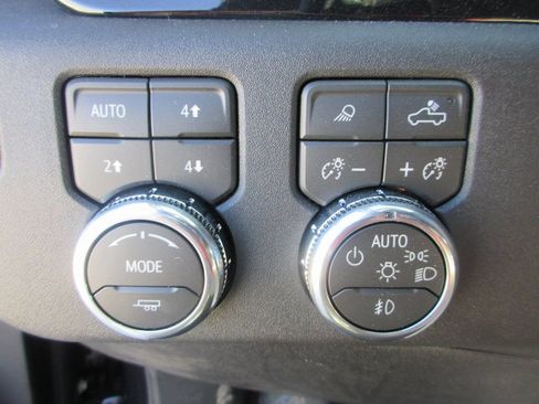 New 2026 GMC Sierra 2500 SLE w/ SLE Value Package; image 17