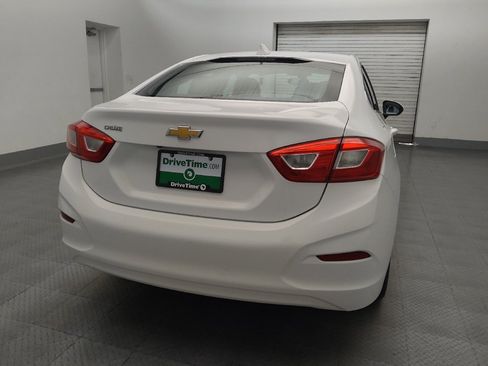 Used 2017 Chevrolet Cruze LT FWD image 7