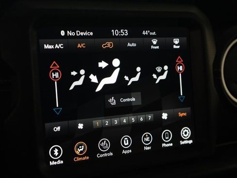 Used 2022 Jeep Wrangler Unlimited Sahara w/ Cold Weather Group image 27