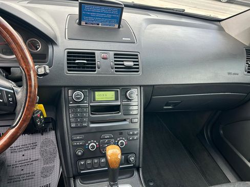 Used 2010 Volvo XC90 V8 image 20