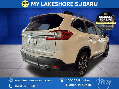 Used 2025 Subaru Ascent Touring AWD/4WD image 11