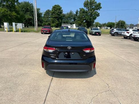 Used 2024 Toyota Corolla LE FWD image 4