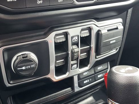 Used 2022 Jeep Wrangler Unlimited Sahara w/ LED Lighting Group image 25