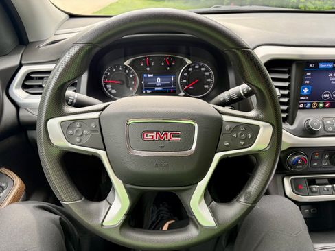 Used 2023 GMC Acadia SLE w/ Driver Convenience Package FWD image 25