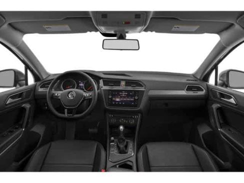 Used 2019 Volkswagen Tiguan SE w/ Panoramic Sunroof Package FWD image 8