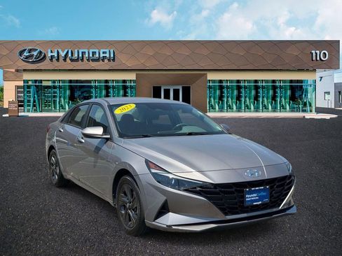 Used 2023 Hyundai Elantra SEL w/ Cargo Package FWD image 1