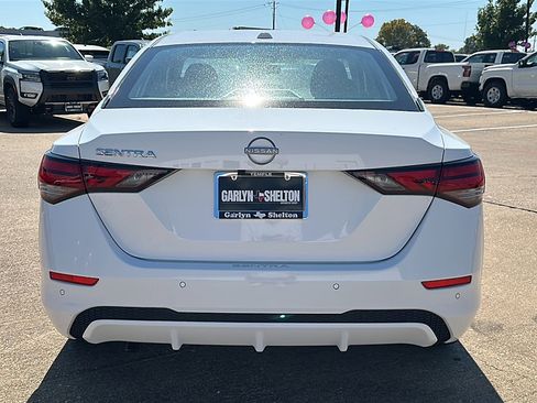 New 2025 Nissan Sentra SV image 7