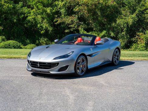 Certified 2019 Ferrari Portofino image 5