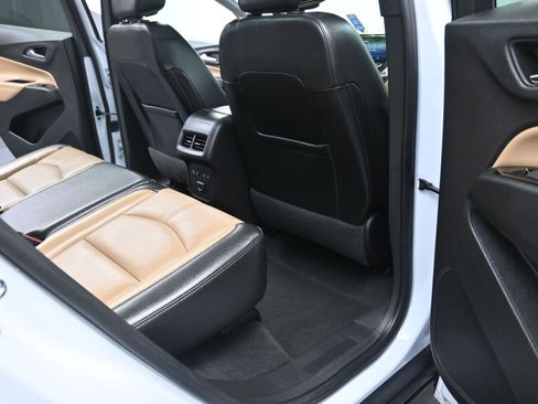 Used 2023 Chevrolet Equinox Premier image 26