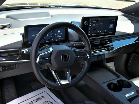 Used 2024 Honda Prologue Touring image 16