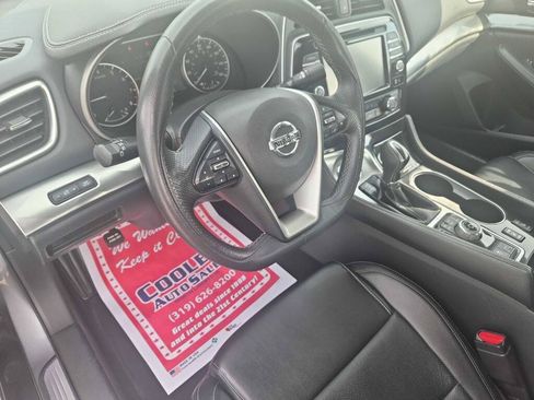 Used 2022 Nissan Maxima SV w/ Floor Mat Group FWD image 7