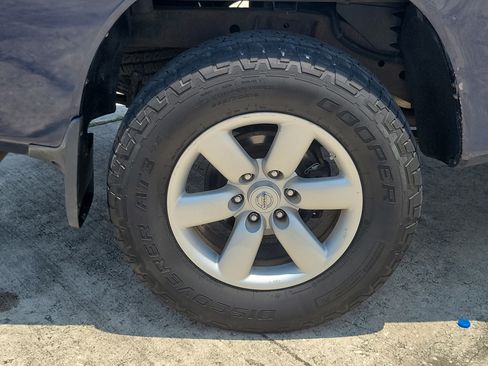 Used 2012 Nissan Titan SV w/ SV Value Truck Pkg AWD/4WD image 5