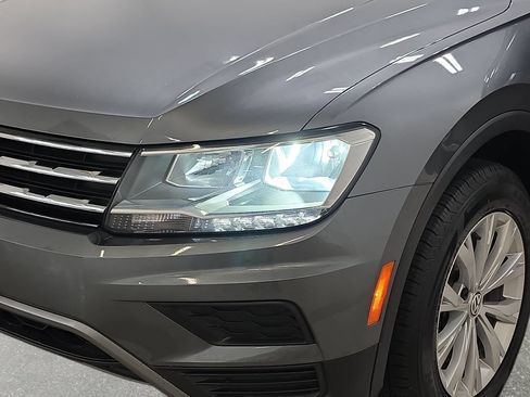Used 2018 Volkswagen Tiguan SE AWD/4WD image 30