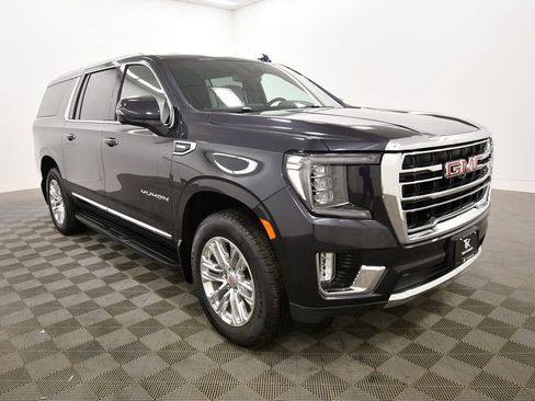 Used 2024 GMC Yukon XL SLT w/ SLT Premium Package image 10