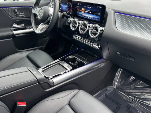 Certified 2025 Mercedes-Benz GLA 250 4MATIC image 16