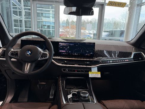 New 2026 BMW X5 xDrive40i w/ M Sport Package AWD/4WD image 15