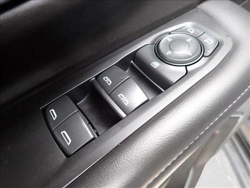 Used 2023 GMC Yukon SLE AWD/4WD image 15