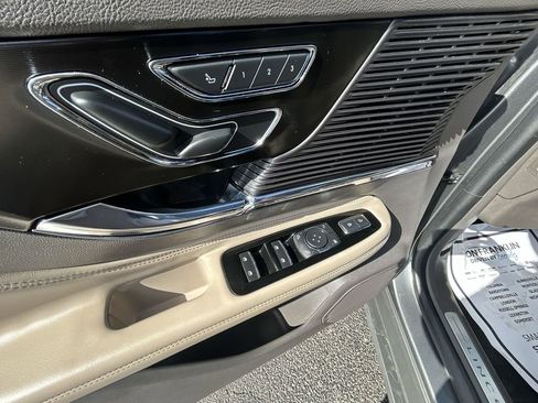 Used 2022 Lincoln Corsair Reserve w/ Equipment Group 201A image 19