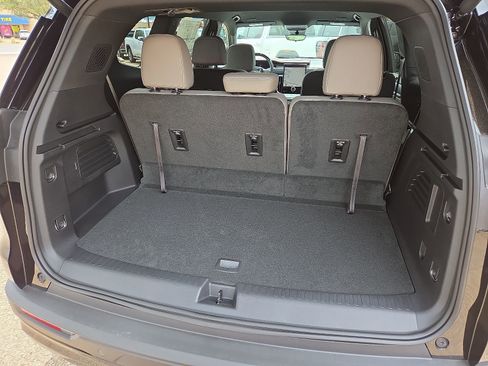 New 2026 GMC Acadia Elevation w/ Super Cruise Package FWD image 7