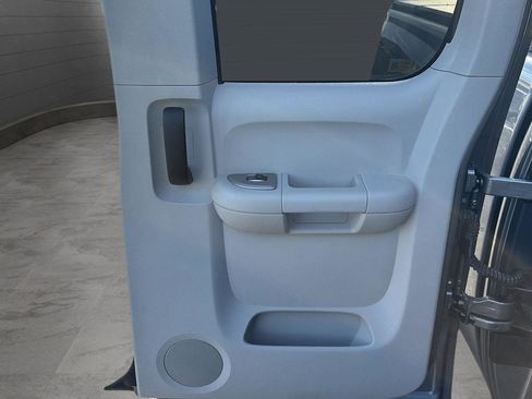 Used 2008 Chevrolet Silverado 1500 LT w/ EZ-Lift Tailgate Package image 18