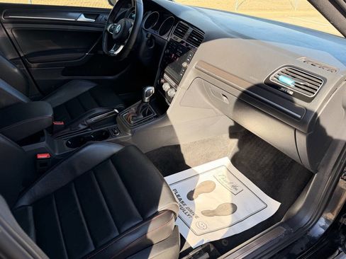 Used 2020 Volkswagen GTI SE image 15