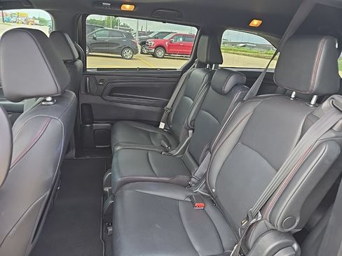 Used 2025 Honda Odyssey Sport-L image 11