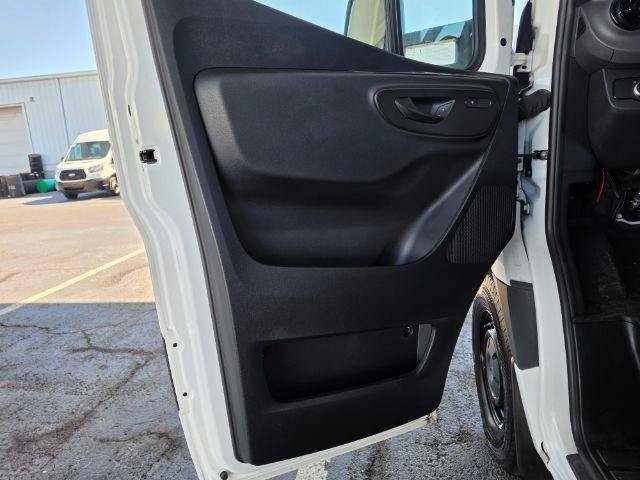 Used 2024 Mercedes-Benz Sprinter 3500 image 25